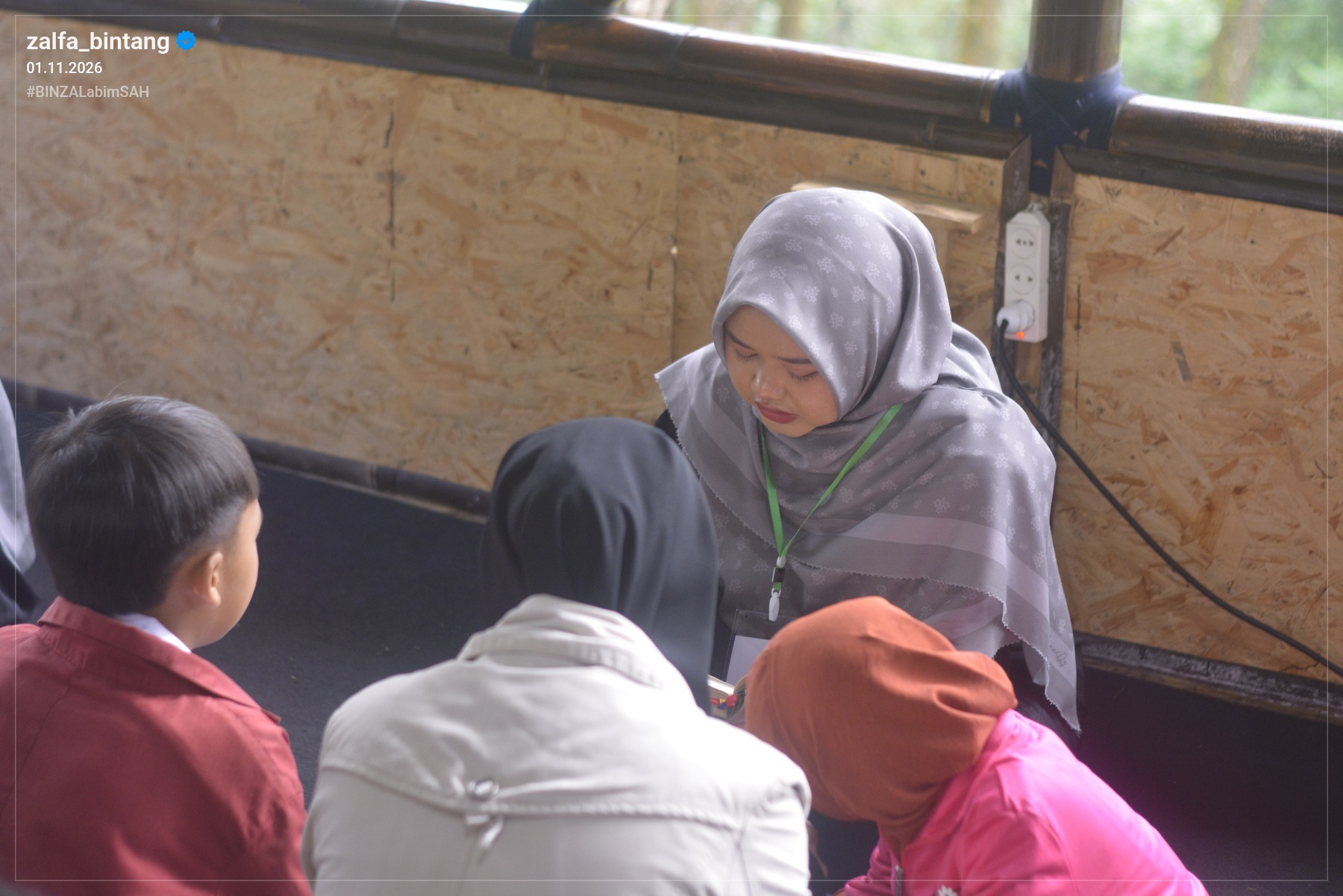 Foto Photo Booth dari Sore